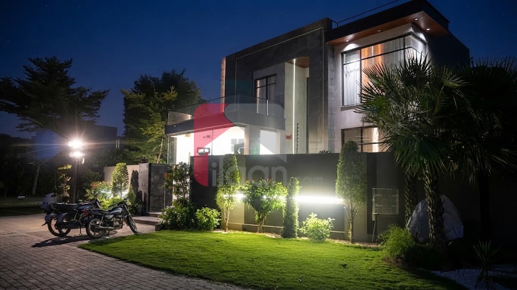 1 Kanal House for Sale in Block B, Phase 5, DHA, Lahore — 1 kanal in Lahore — PKR 150,000,000