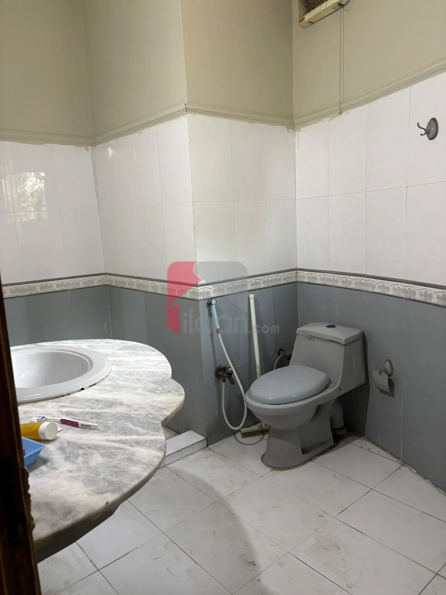 10 Marla House for Sale in Kamran Block, Allama Iqbal Town, Lahore - Photo 3