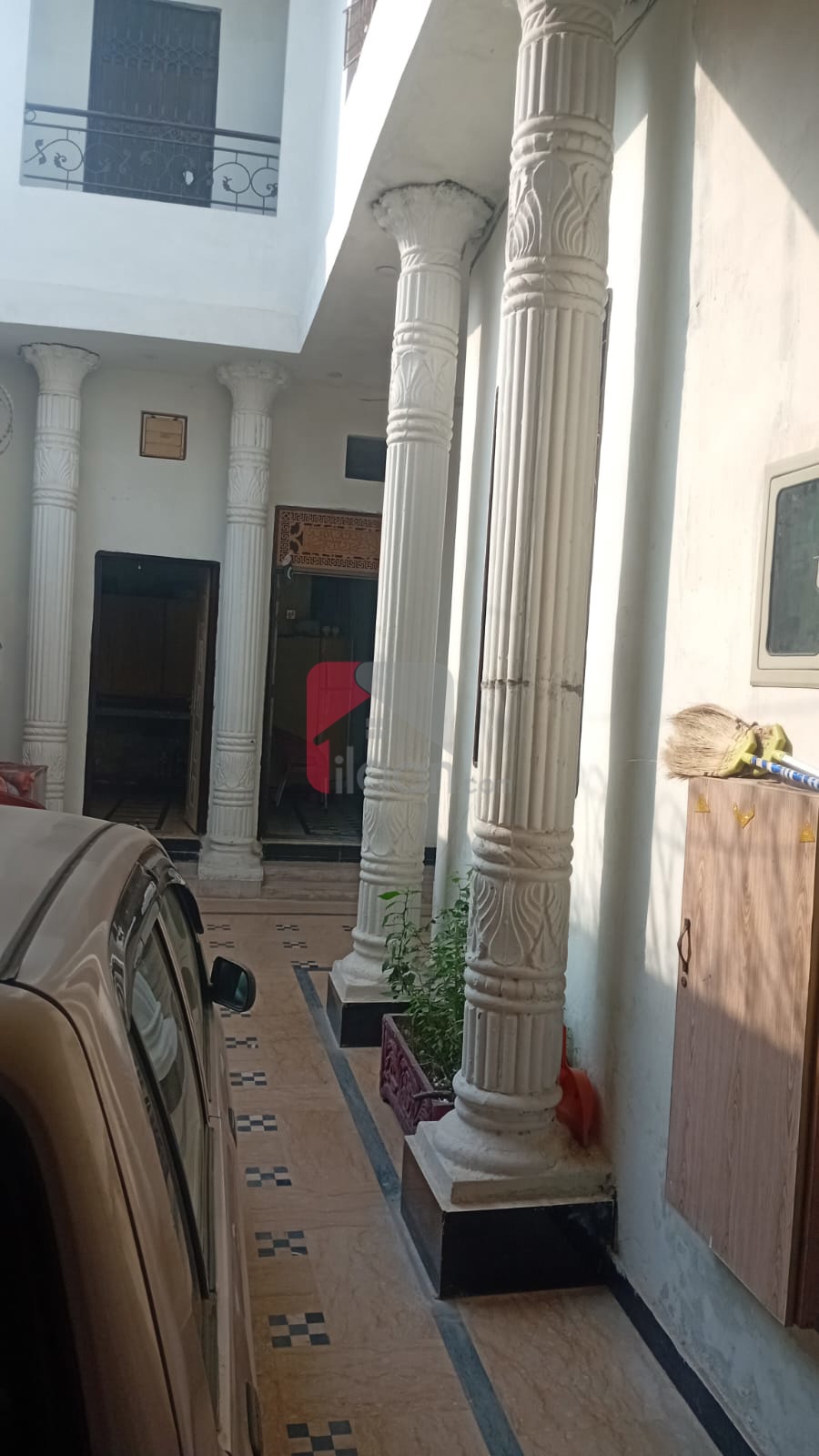 10 Marla double story commercial building for sale on main Road Shahdara. — 10 marla in Lahore — PKR 48,500,000